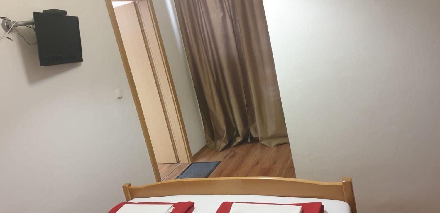 Apartments Biserka - 50 M From Beach โตรกีร์ ภายนอก รูปภาพ