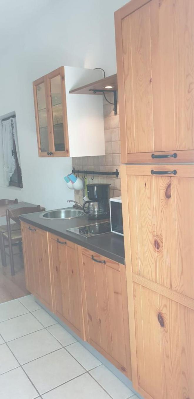 Apartments Biserka - 50 M From Beach โตรกีร์ ภายนอก รูปภาพ