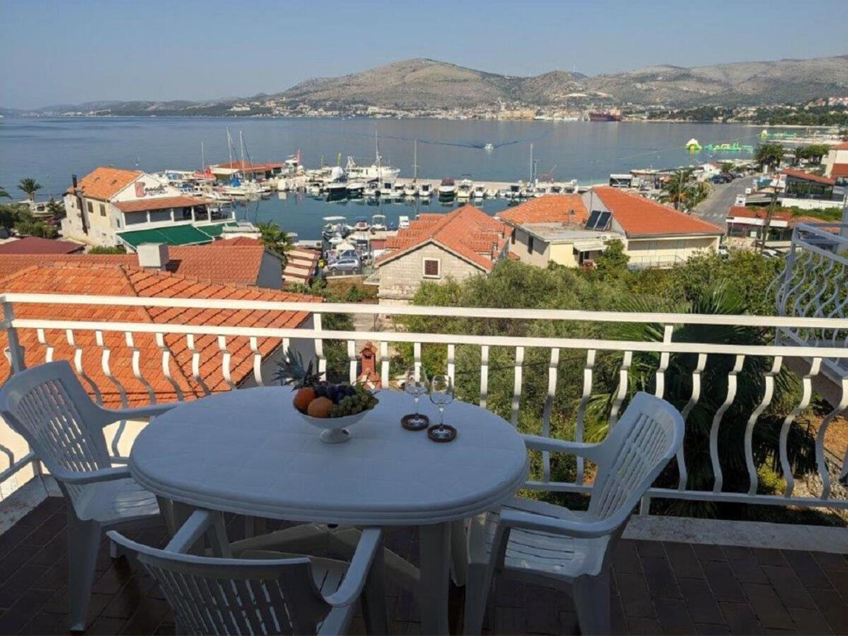 Apartments Biserka - 50 M From Beach โตรกีร์ ภายนอก รูปภาพ