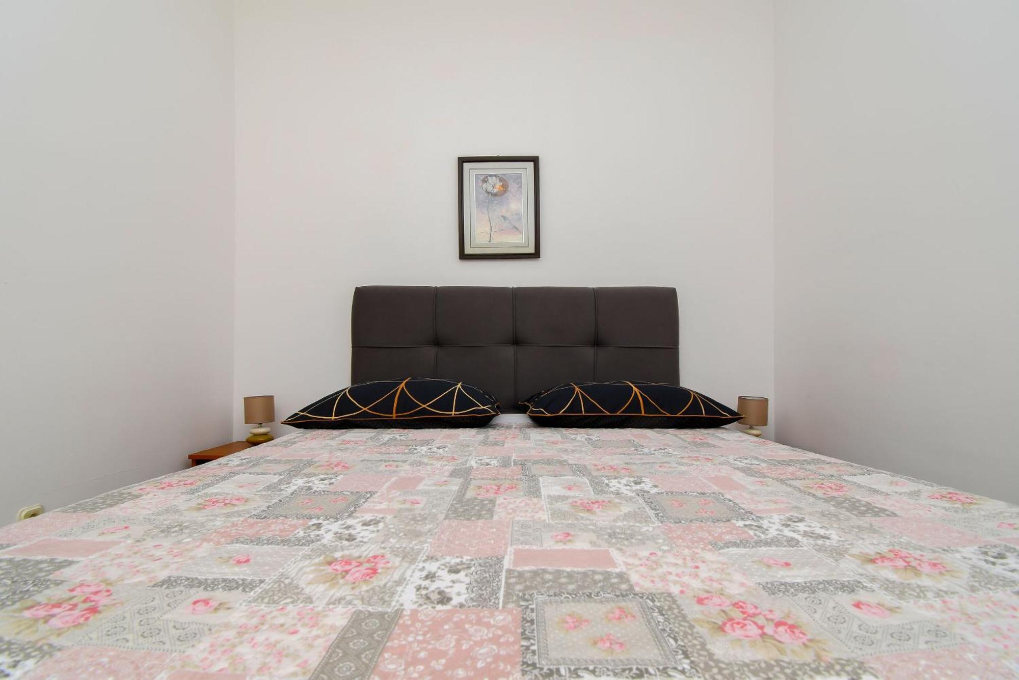 Apartments Biserka - 50 M From Beach โตรกีร์ ภายนอก รูปภาพ