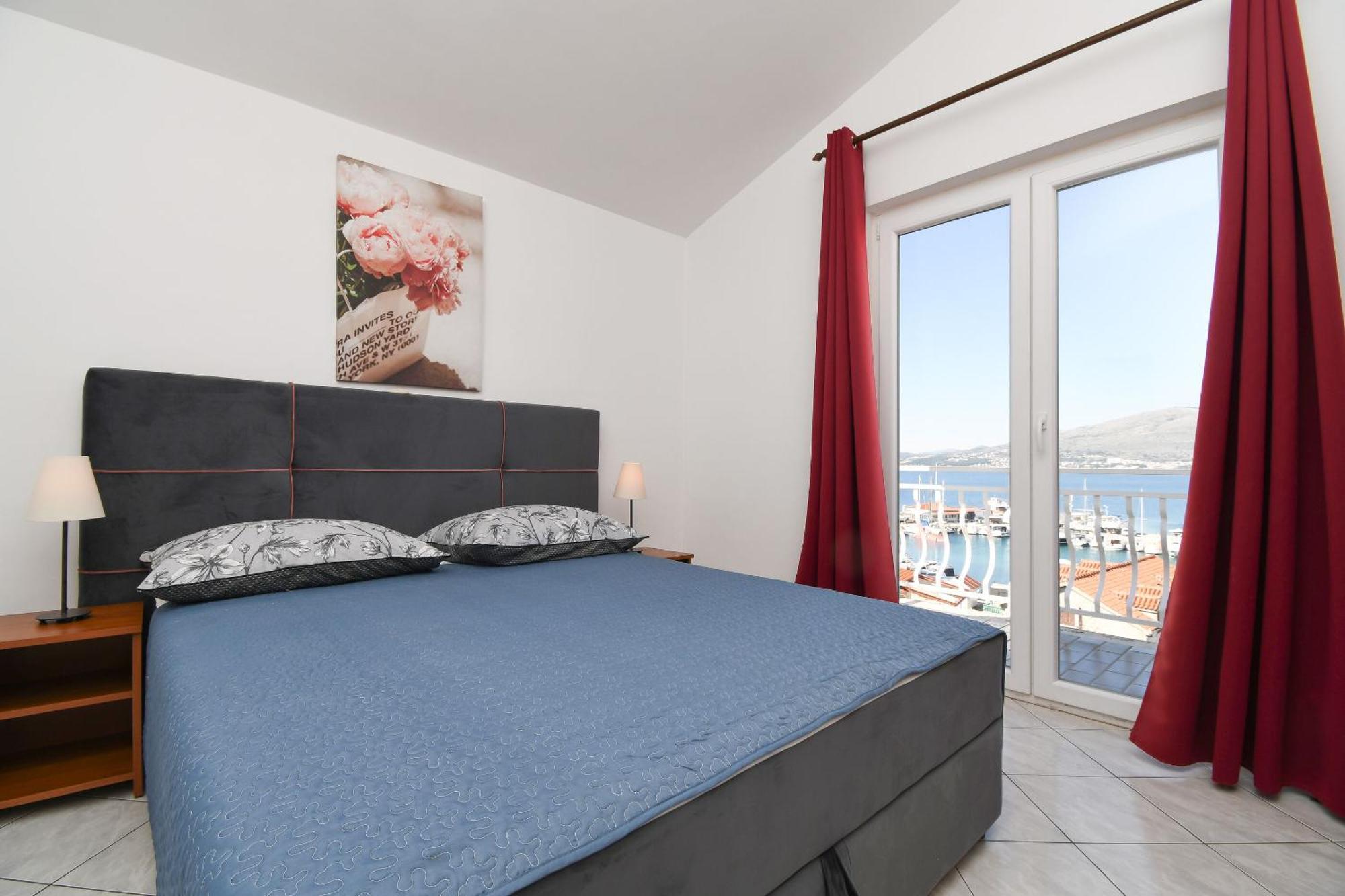 Apartments Biserka - 50 M From Beach โตรกีร์ ภายนอก รูปภาพ