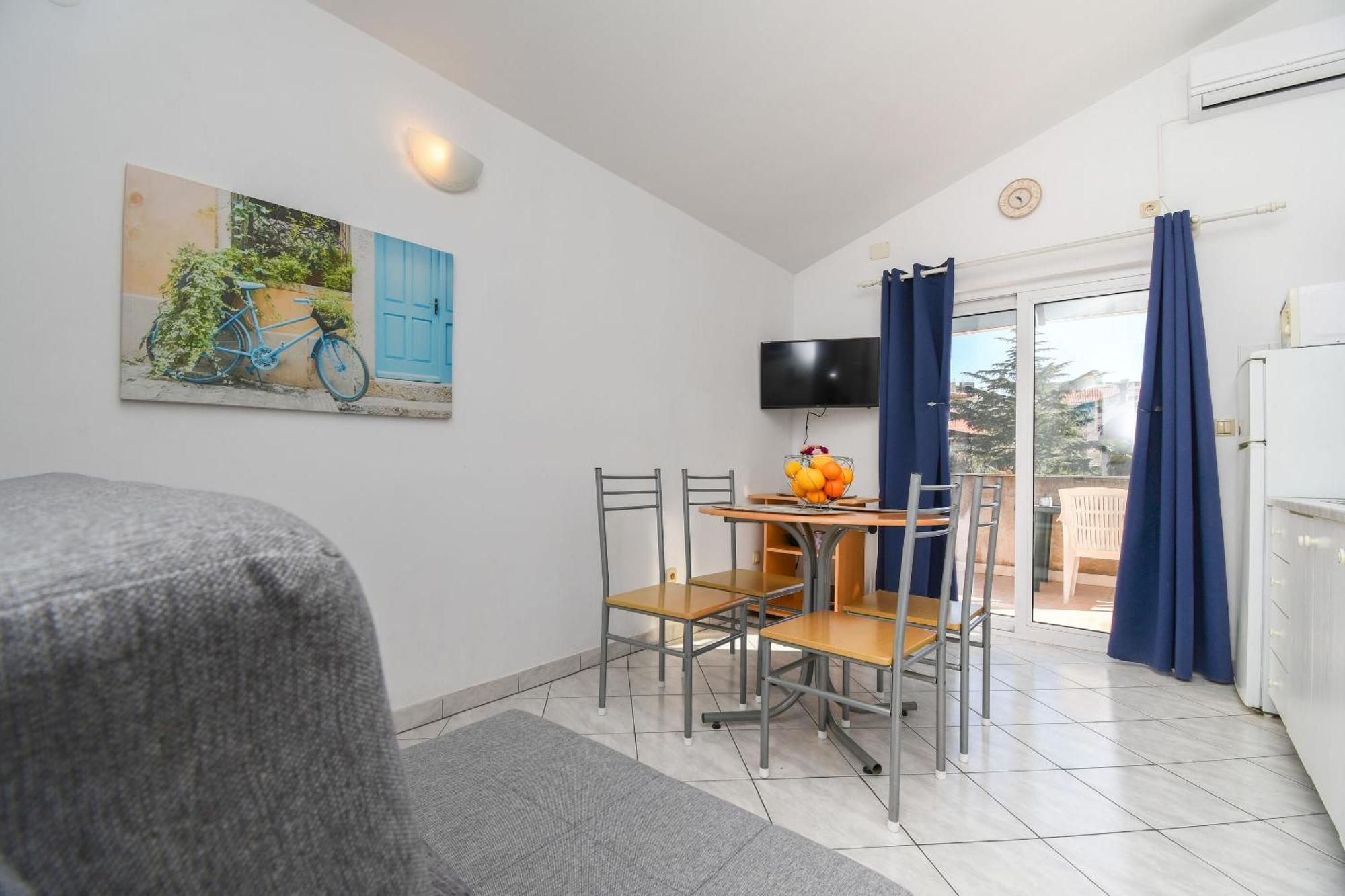 Apartments Biserka - 50 M From Beach โตรกีร์ ภายนอก รูปภาพ