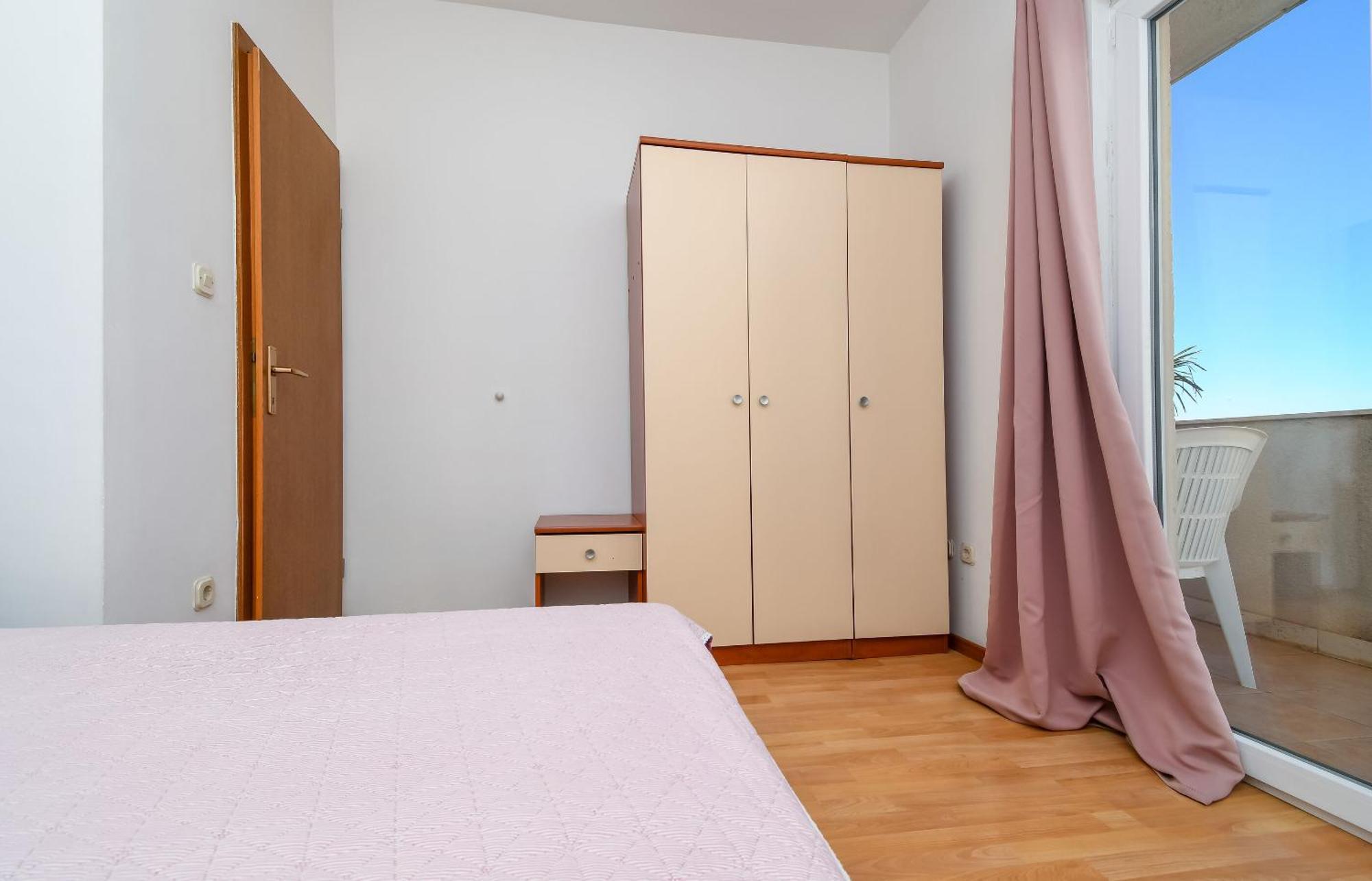 Apartments Biserka - 50 M From Beach โตรกีร์ ภายนอก รูปภาพ