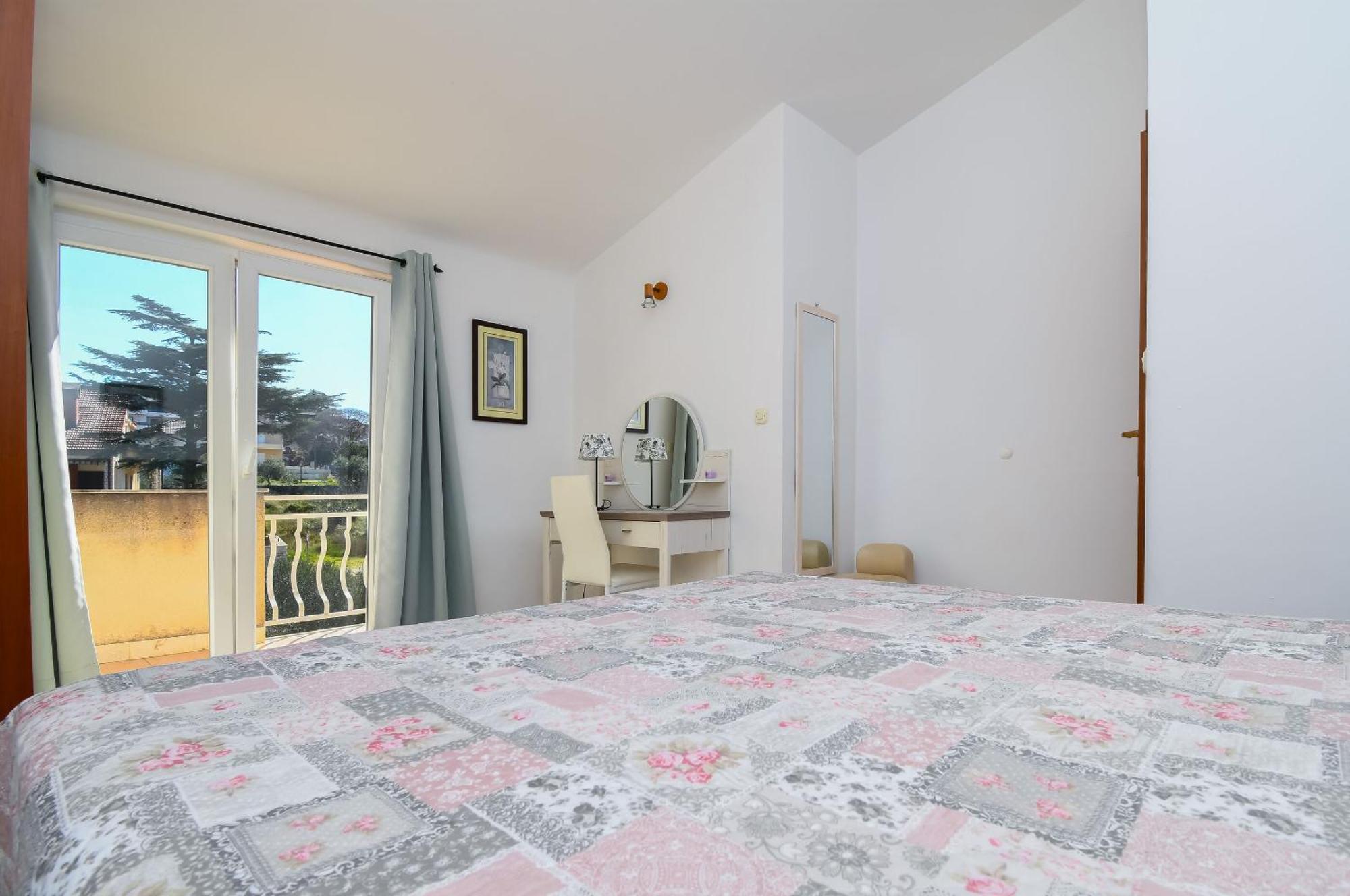 Apartments Biserka - 50 M From Beach โตรกีร์ ภายนอก รูปภาพ