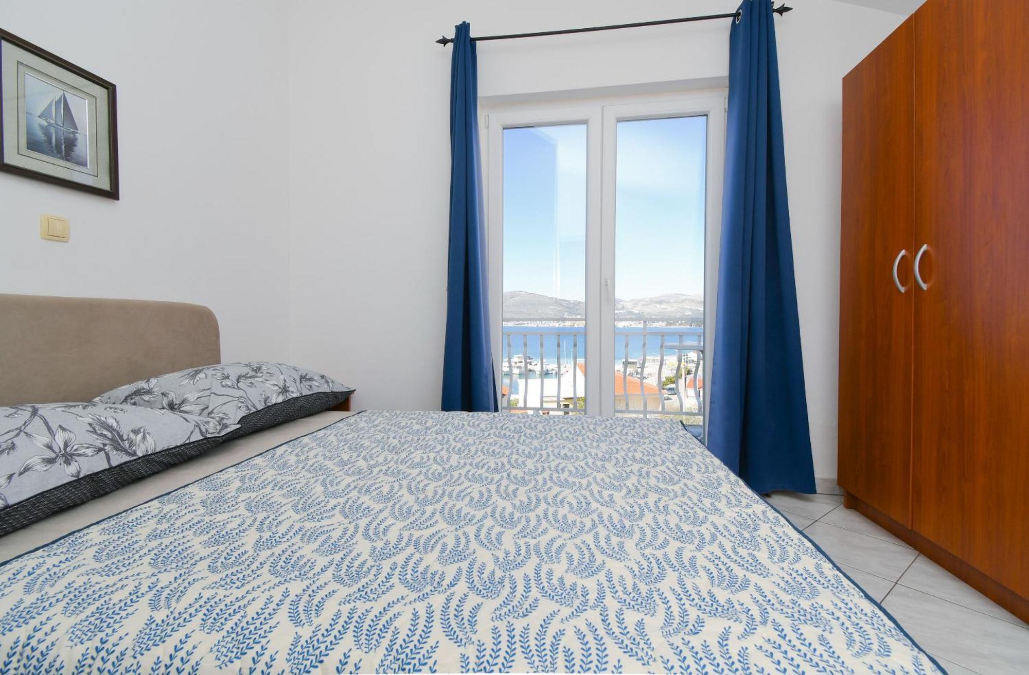 Apartments Biserka - 50 M From Beach โตรกีร์ ภายนอก รูปภาพ