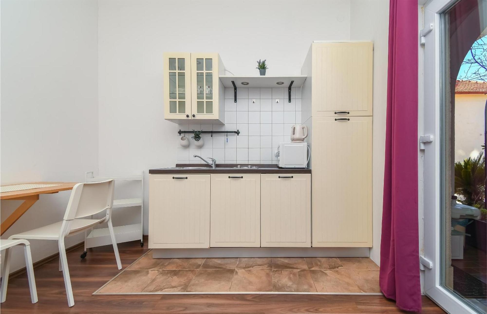 Apartments Biserka - 50 M From Beach โตรกีร์ ภายนอก รูปภาพ
