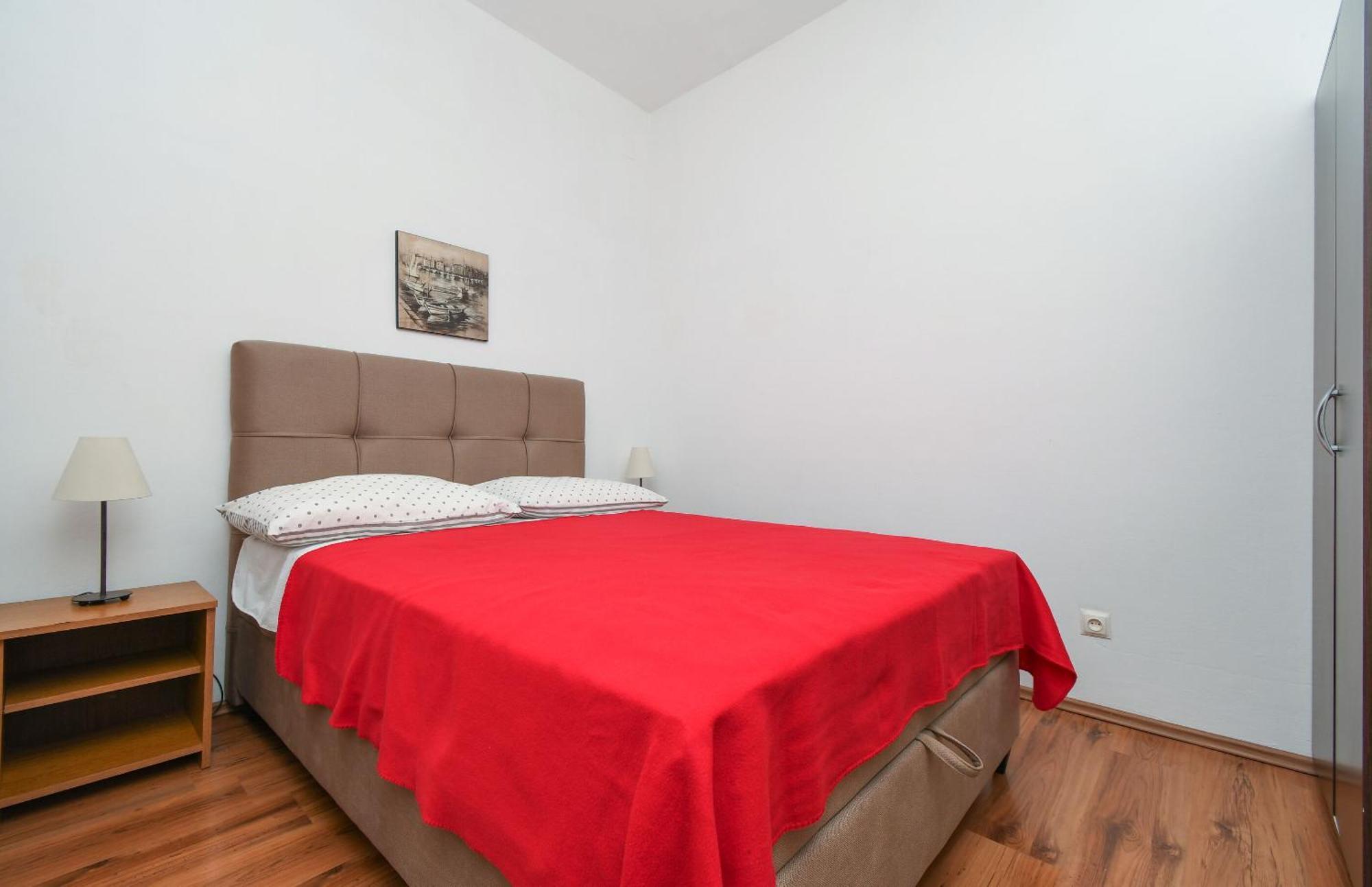 Apartments Biserka - 50 M From Beach โตรกีร์ ภายนอก รูปภาพ